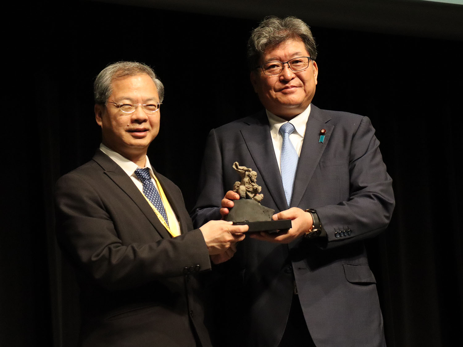 圖說/龔明鑫主委與萩生田光一會長合影